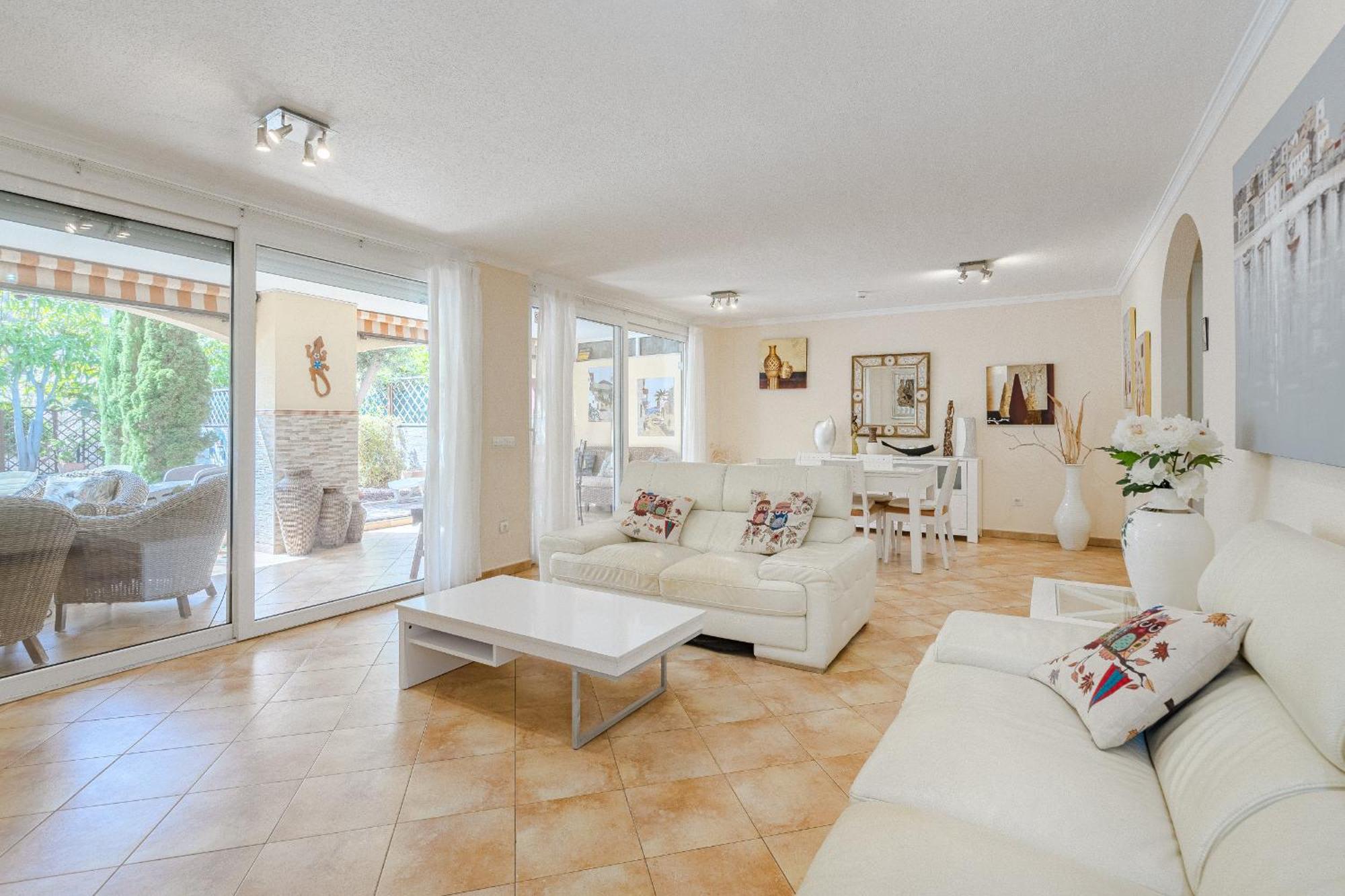 With Private Pool And Beautiful Garden *