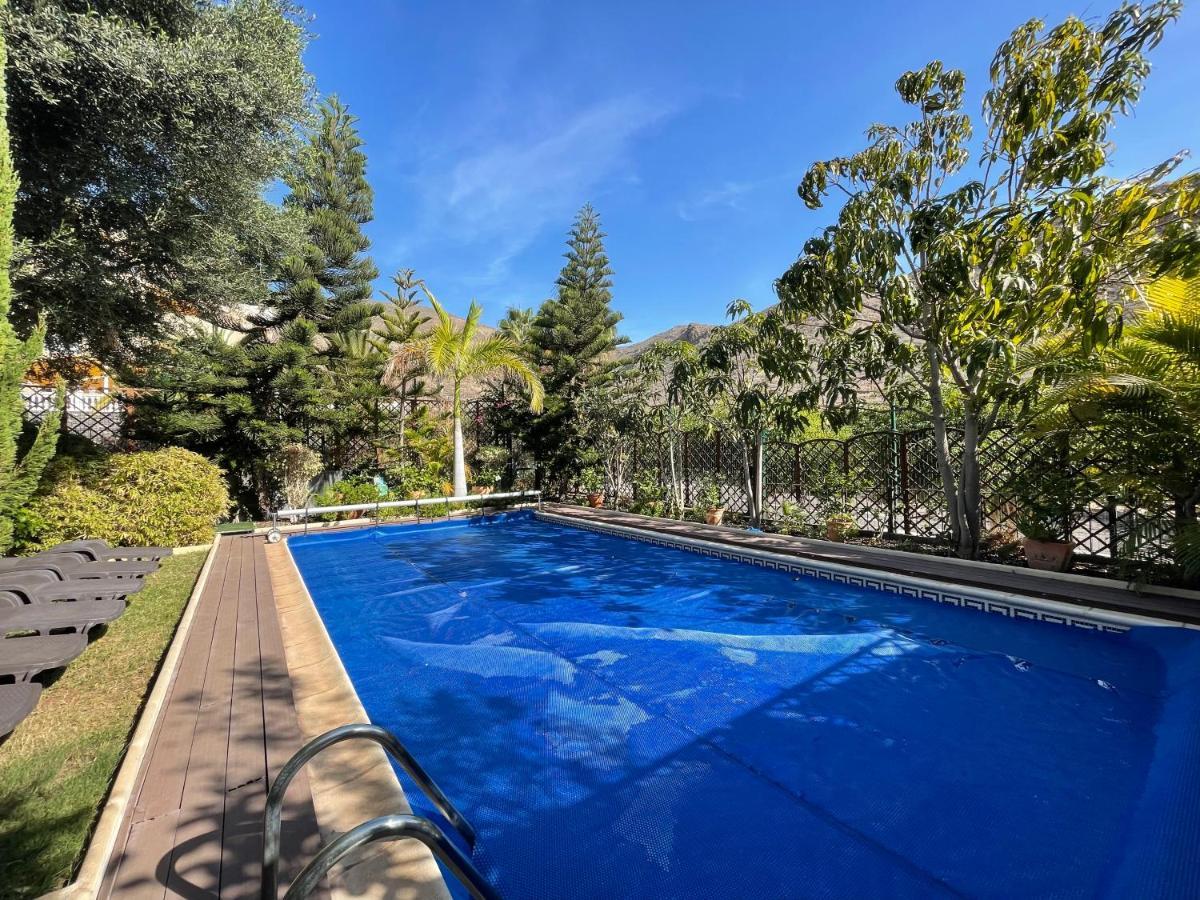 With Private Pool And Beautiful Garden *